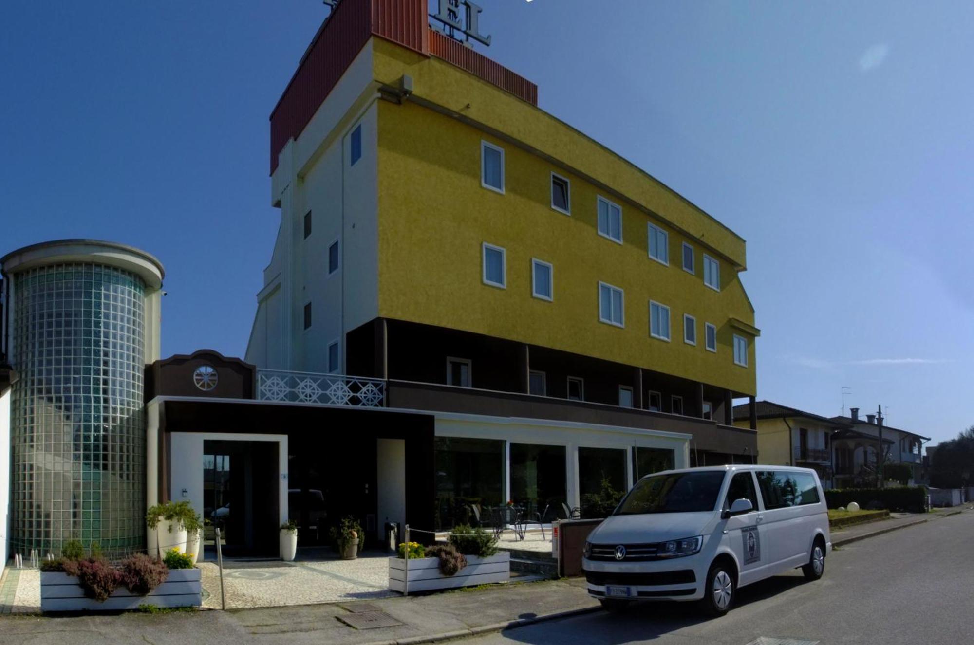 קוארטו ד'אלטינו Hotel Ambra מראה חיצוני תמונה
